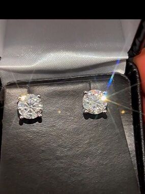 1.50 carat 10k white or yellow gold lab diamond Stud Earrings!